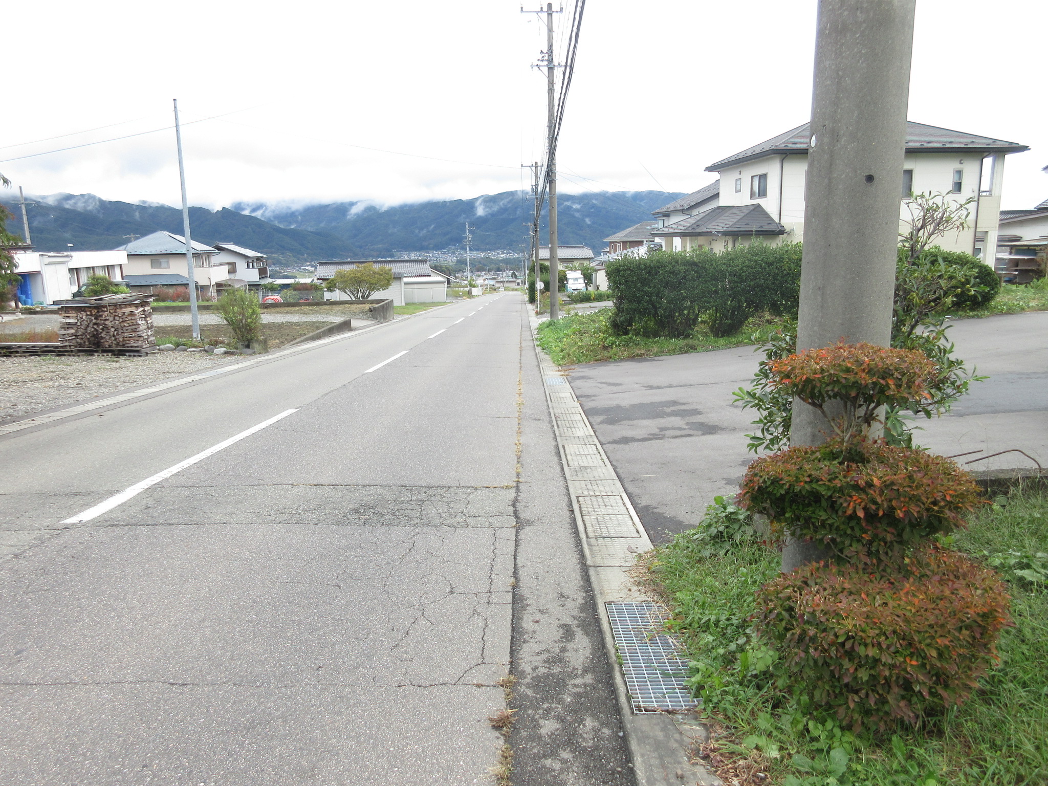 前面道路（町道235号線）