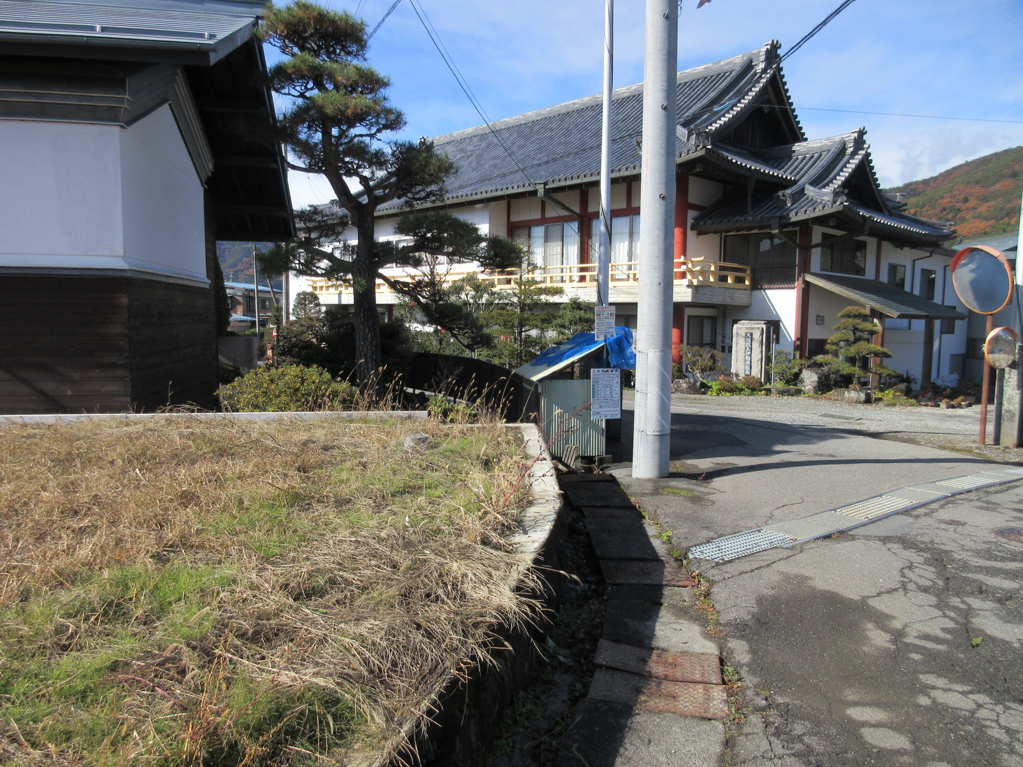 接道：町道