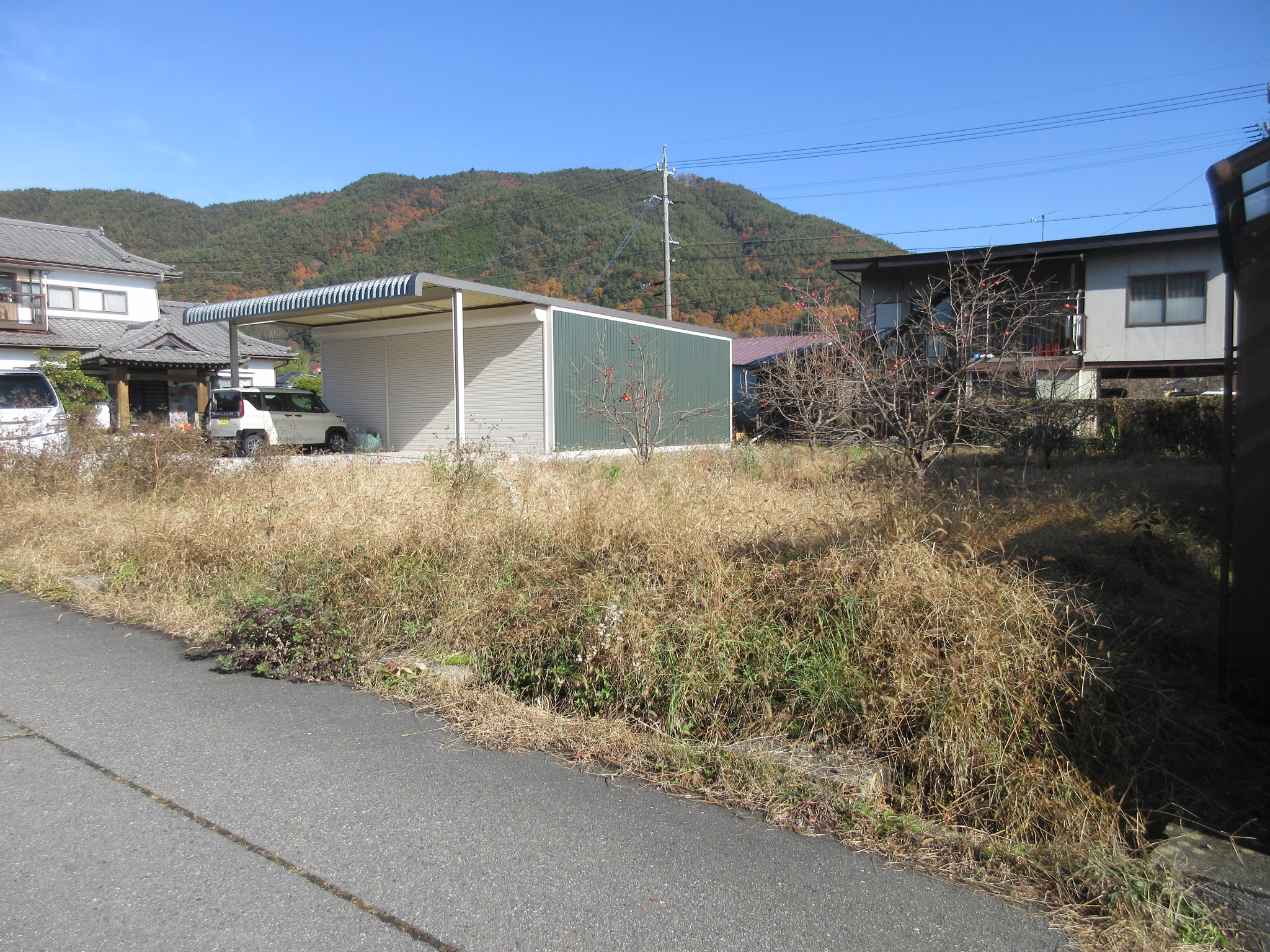 西側接道：町道1233号