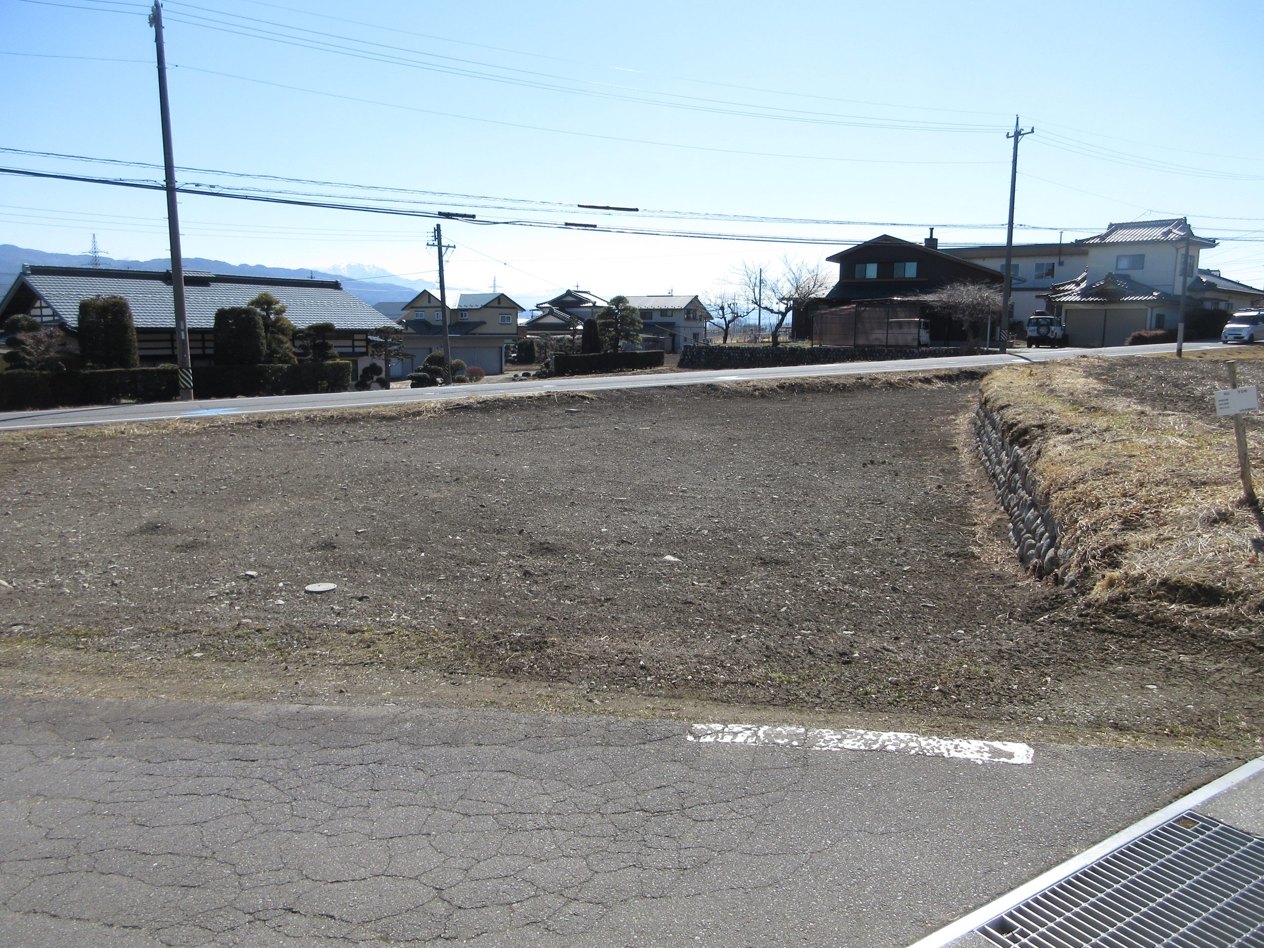 北側接道：町道1435号　