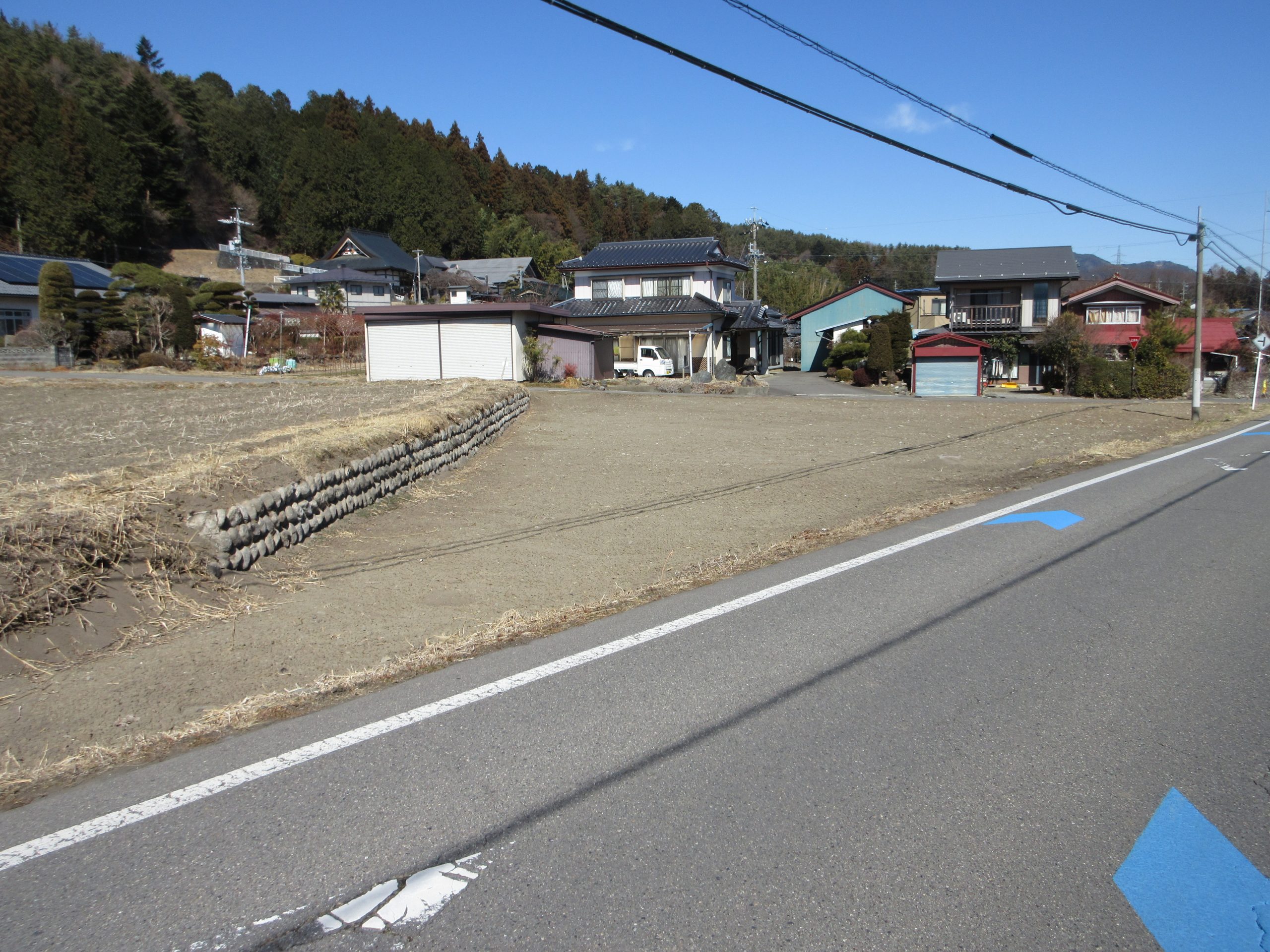 南東側接道：町道79号