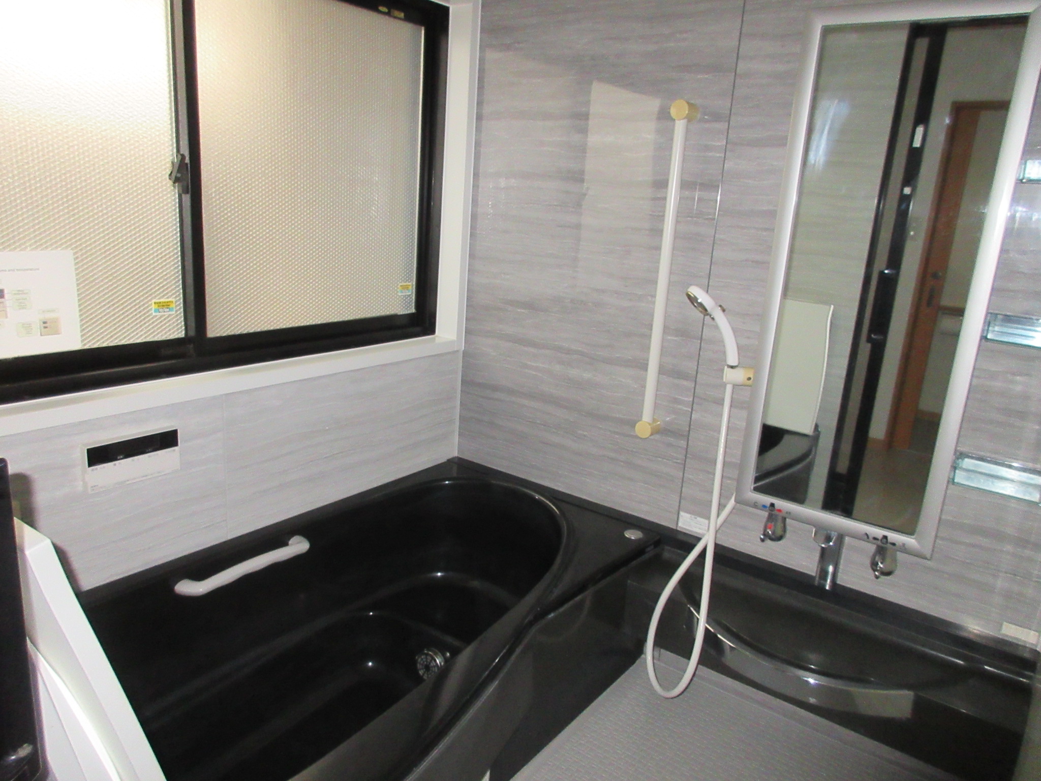 駐車場（左側）